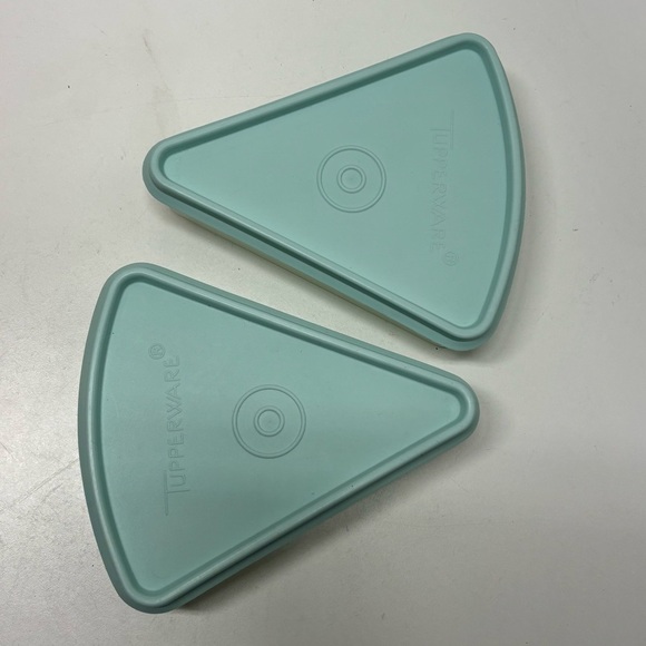 Set of 2 vintage Tupperware pie slice keepers 269-16 with mint green lids 268-15 - Picture 2 of 7